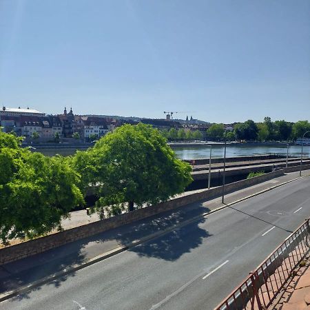 Stilvolle Wohnung Direkt In Der City Würzburg Eksteriør billede